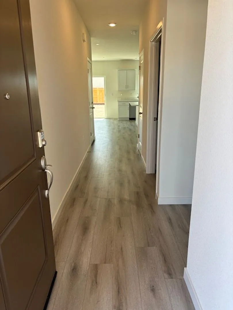 Newer DR Horton Smart Home with 5 Bedrooms and Bonus Loft — Photo 4