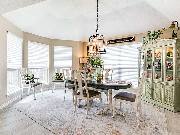 5th image of 917 Dogwood Ln