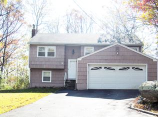 9 Skyline Dr, Andover, NJ 07821