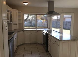 220 S Young Blvd, Desoto, TX 75115