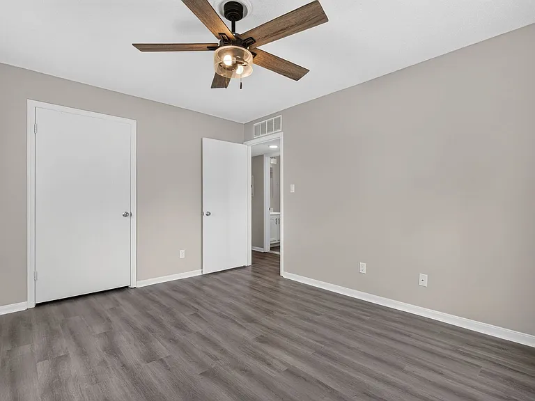 Kellogg Place Apartments — Photo 36