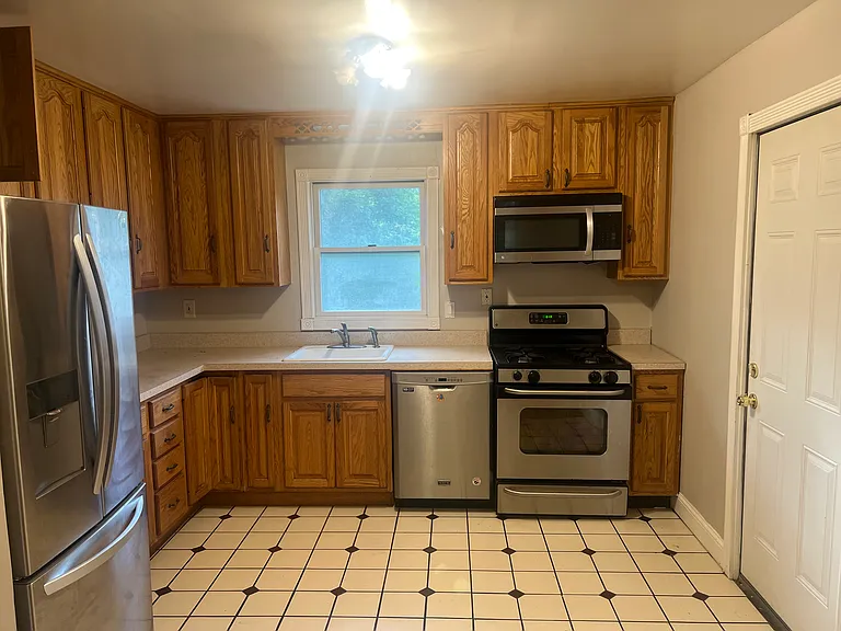 218 Gordon Ave #2 — Photo 4