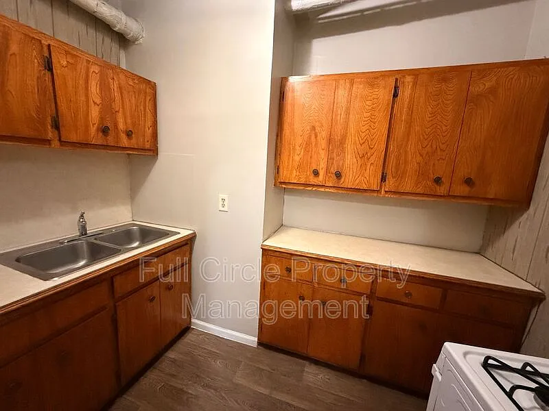 Building Photo - 2419 F St #13