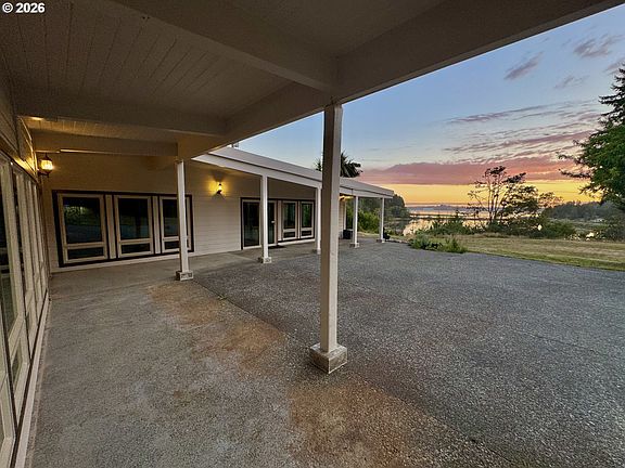 2nd image of 94475 Golf Course Ln