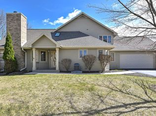 N21W24156 Dorchester Dr #2D, Pewaukee, WI 53072