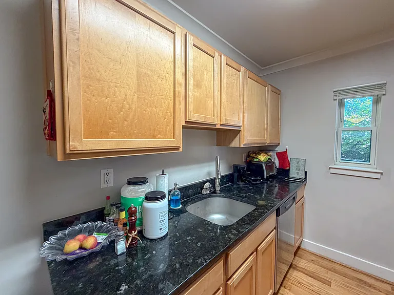 2615 4th St NE #204 — Photo 8
