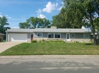 216 W 4th St, Waconia, MN 55387