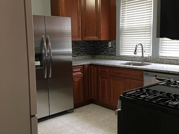 3rd image of 16 4th St Floor 1