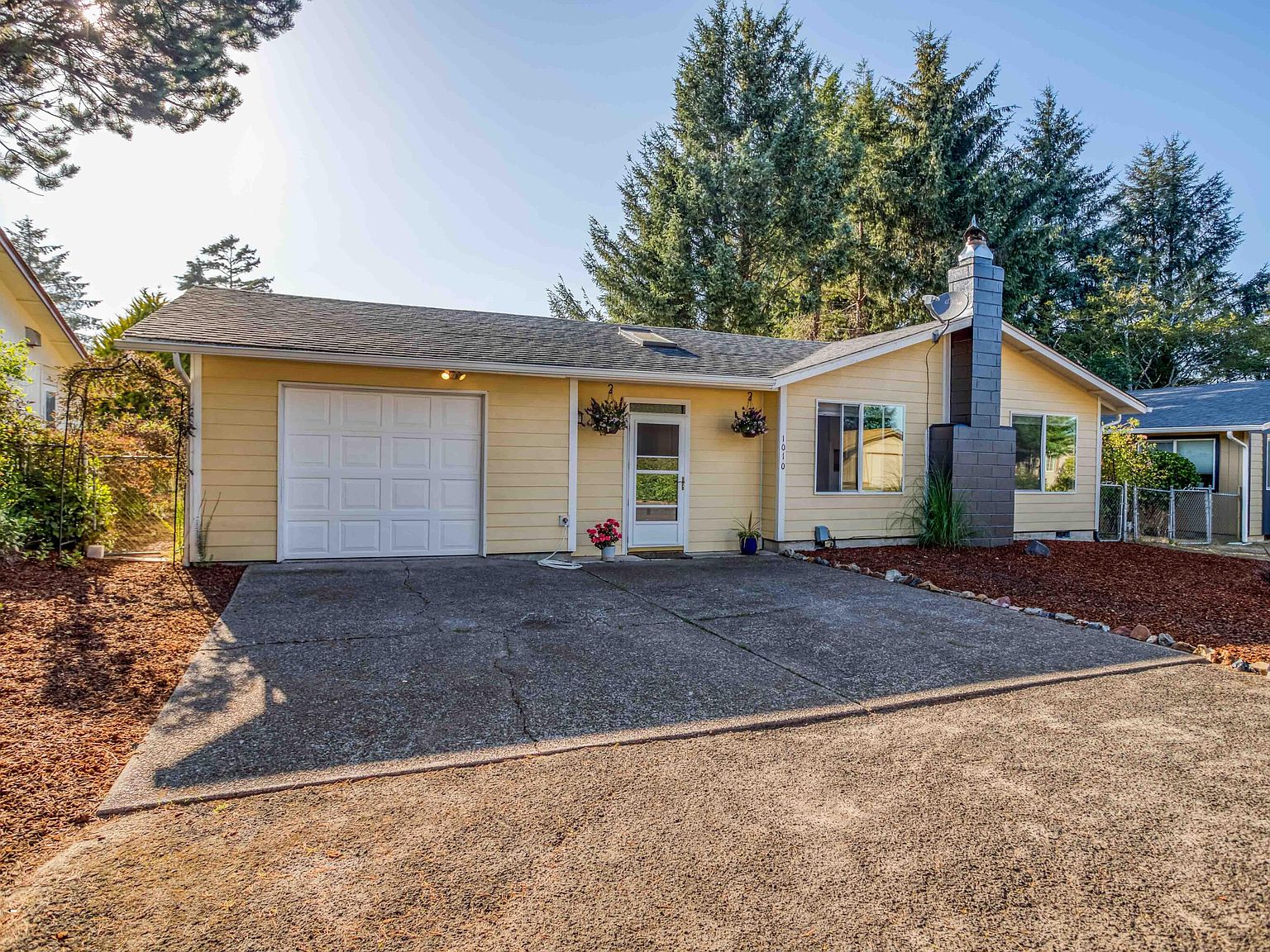 1010 SE Rolph Ct, Waldport, OR 97394 MLS 231667 Zillow