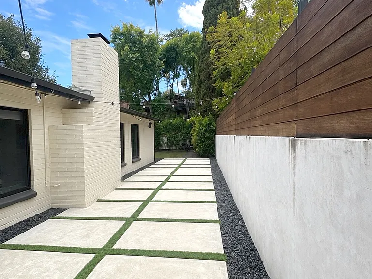 22262 Buena Ventura St — Photo 17