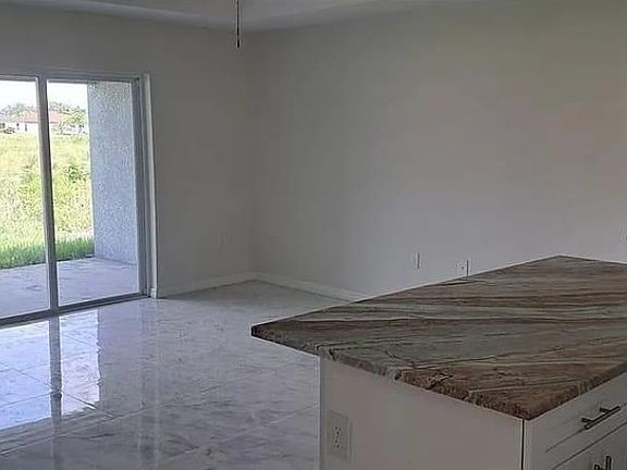 4th image of 2225/2227 Snead Dr
