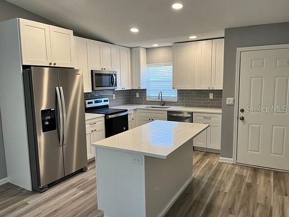 3rd image of 650 12th St #3