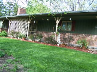 5912 Yucca Rd, Hutchinson, KS 67502