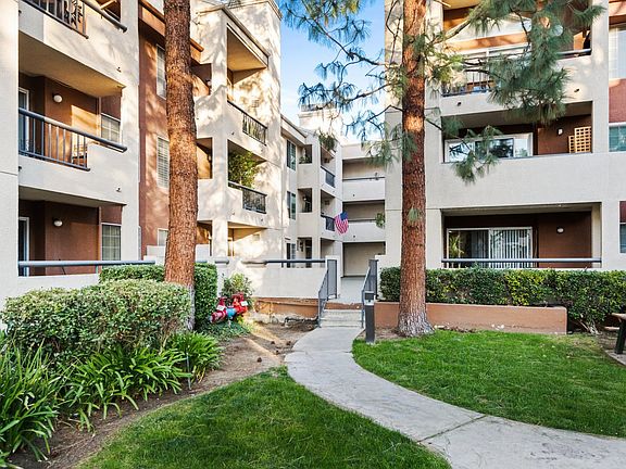 2nd image of 21400 Burbank Blvd APT 305