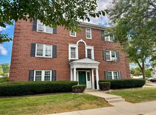 4272 N Wilson Dr #204, Milwaukee, WI 53211
