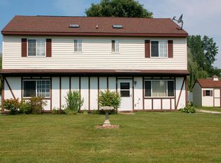 3 Suncrest Dr, Waterford, NY 12188