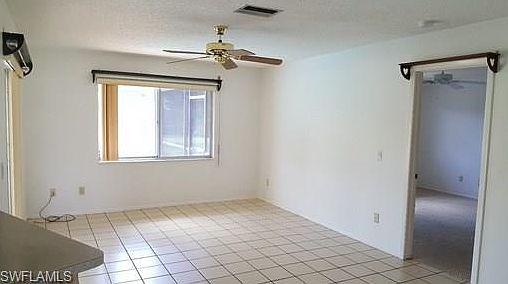3rd image of 928 SE 17th Ter