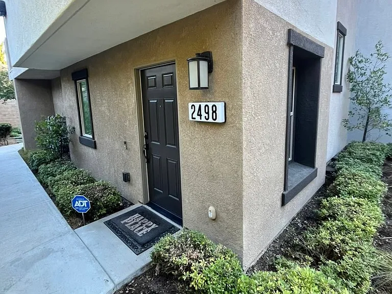 2498 Solara Ln — Photo 2