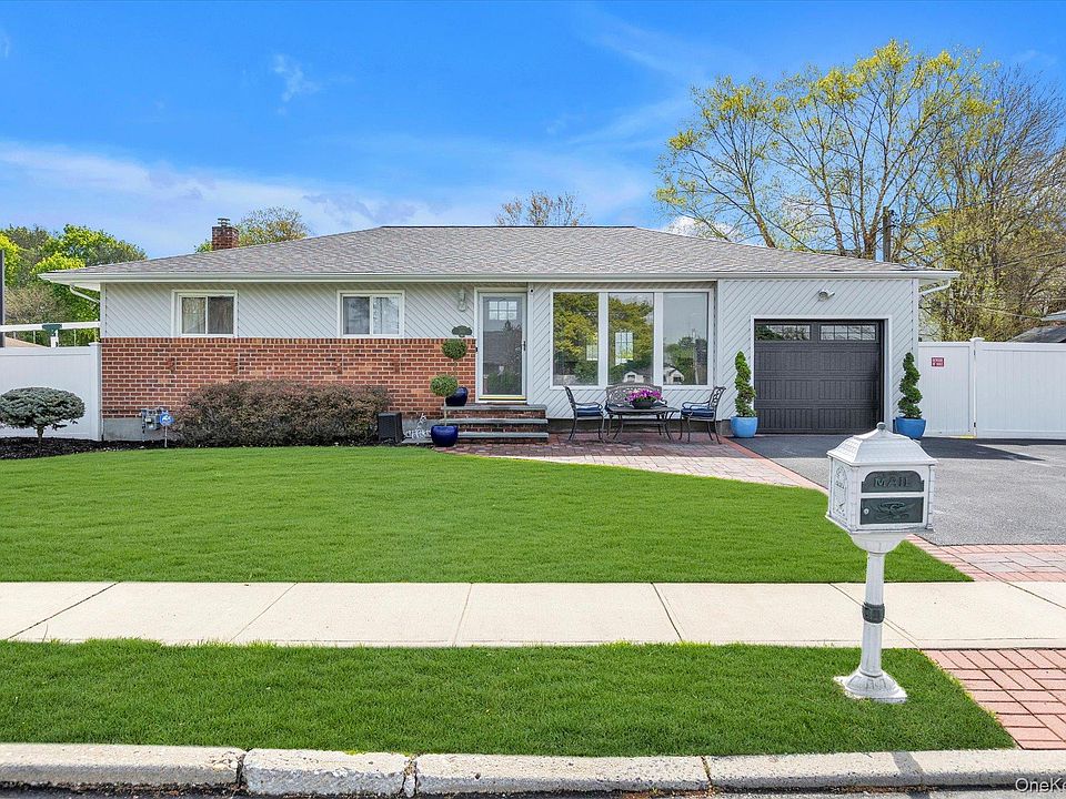 1st image of 568 Plainview Road