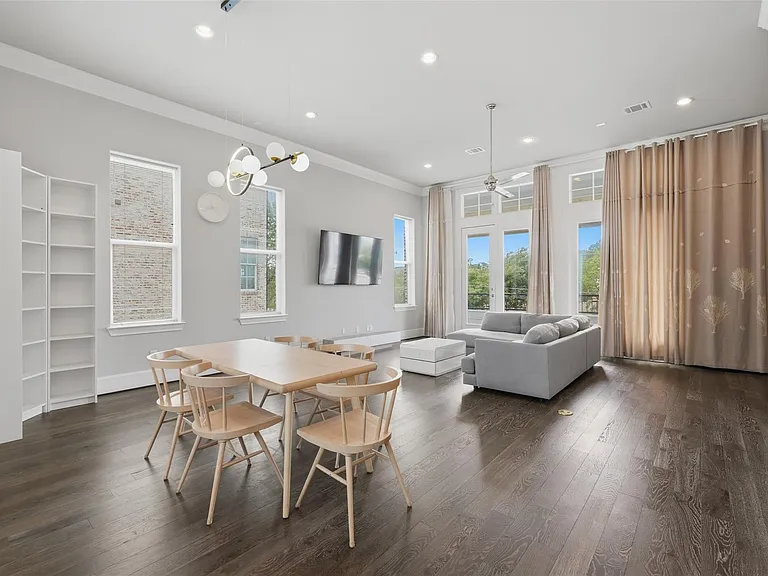 8612 Emnora Ln — Photo 15