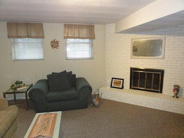 1st image of 320 Alanhurst Dr
