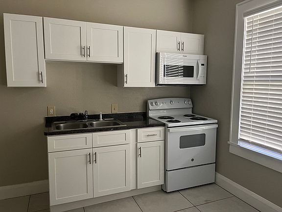 3rd image of 1061 South Blvd #1065