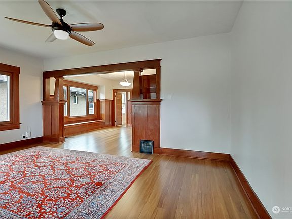 4th image of 4022 Tacoma Avenue S