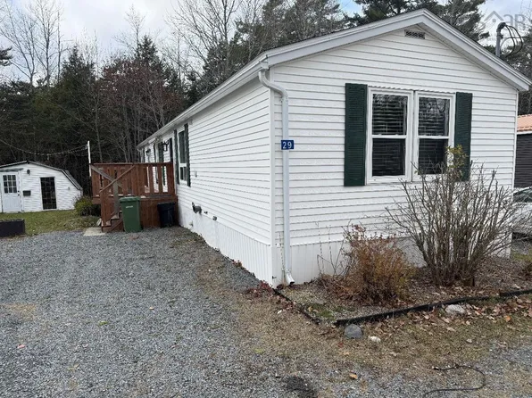 29 Joshua St, Enfield, NS B2T 1K4
