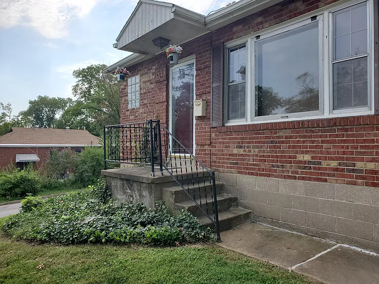 8400 Richard Ave — Photo 22