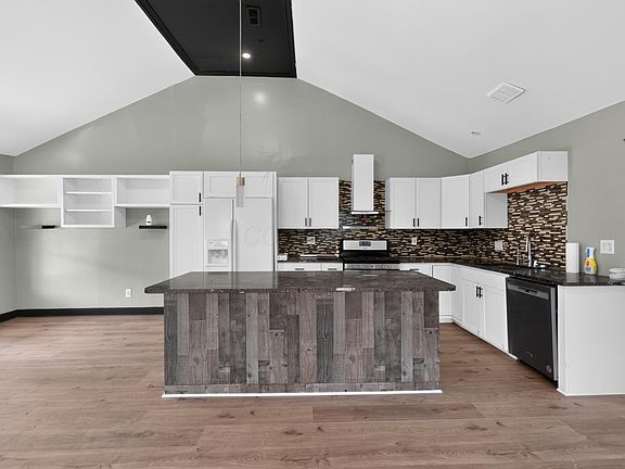 5th image of 2054 Republic Ave