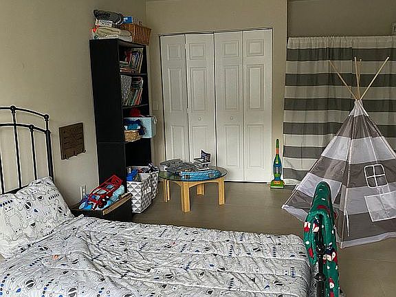 5th image of 604 1/2 Beach Ct