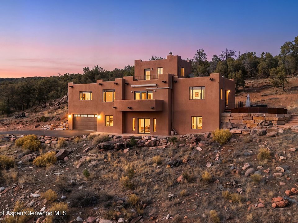 1st image of 328 Los Adobes Dr