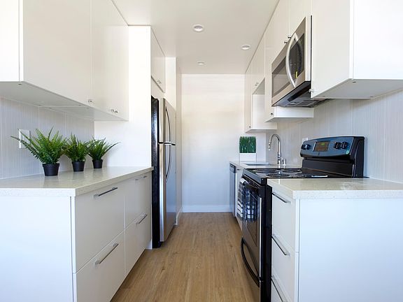3rd image of 990 E El Camino Real APT A12