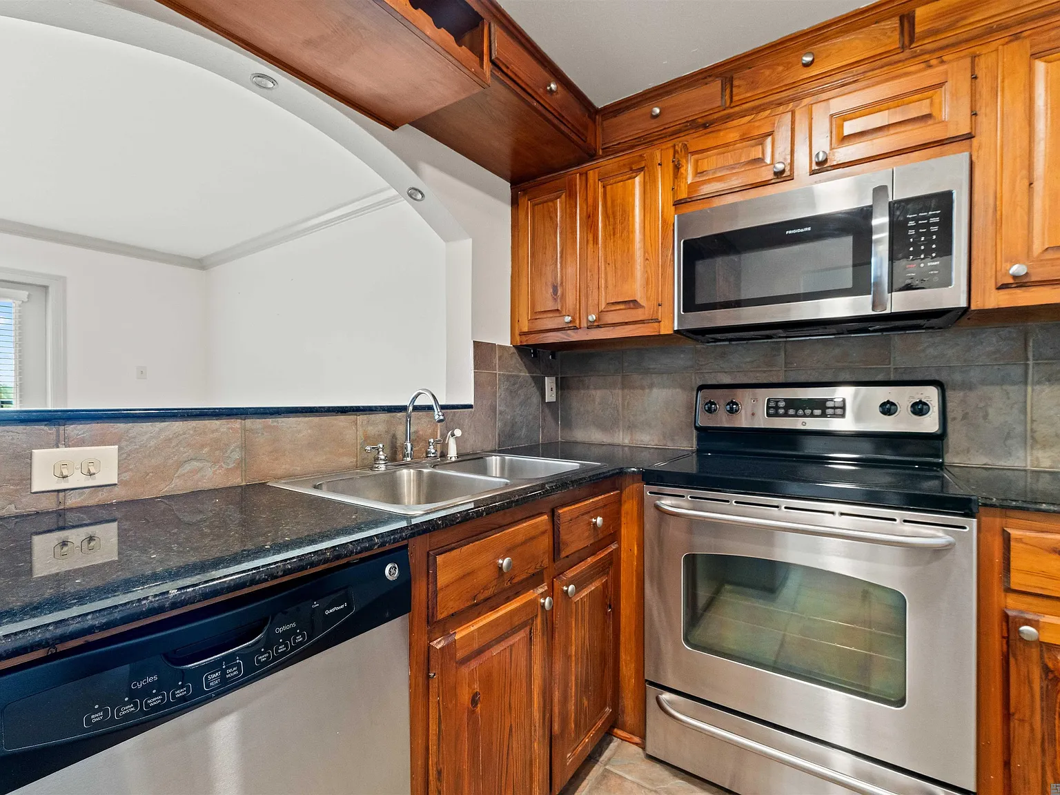 1 bed, 671 sqft, $1,225 — Photo 4