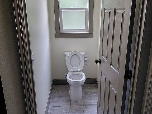 4th image of 625 NE Candy Ln
