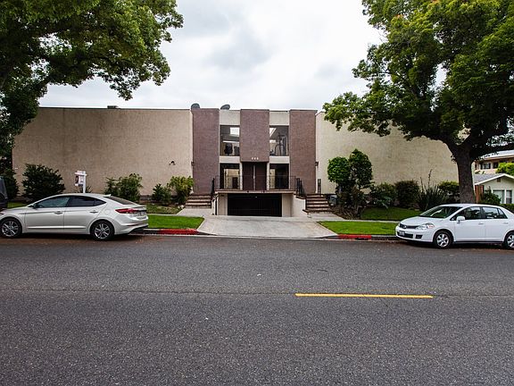 3rd image of 444 E Verdugo Ave APT 9