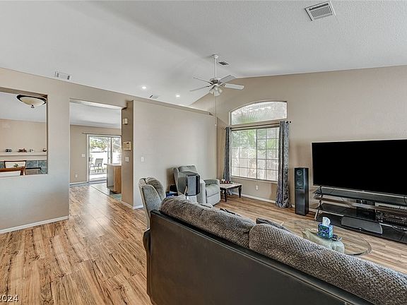 5th image of 3090 Cooper Creek Dr