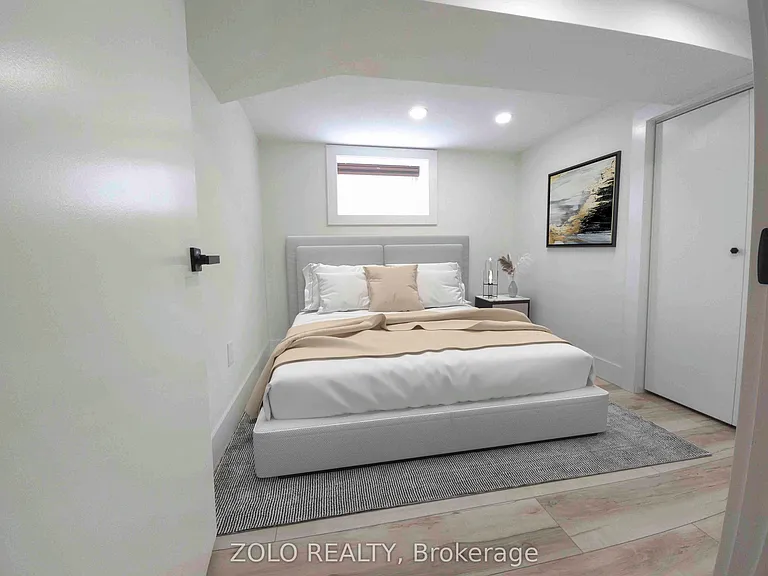1504 King St E — Photo 15