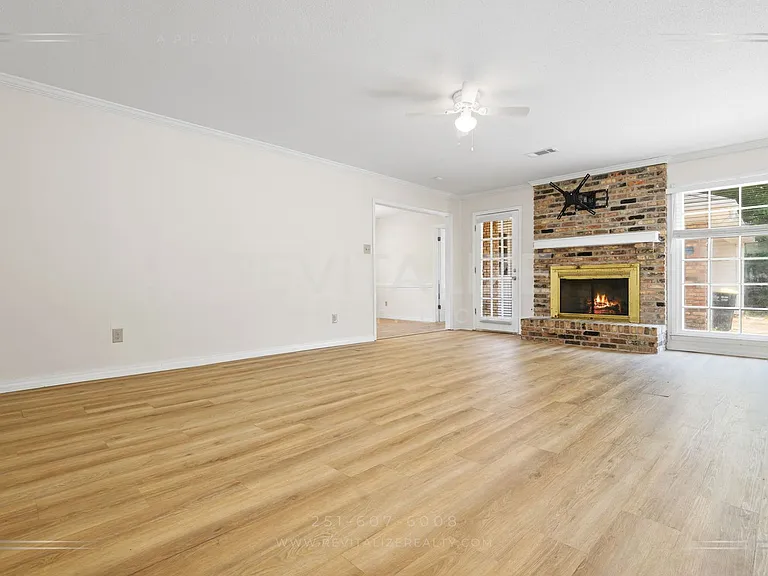 1211 Vendome Dr W — Photo 18