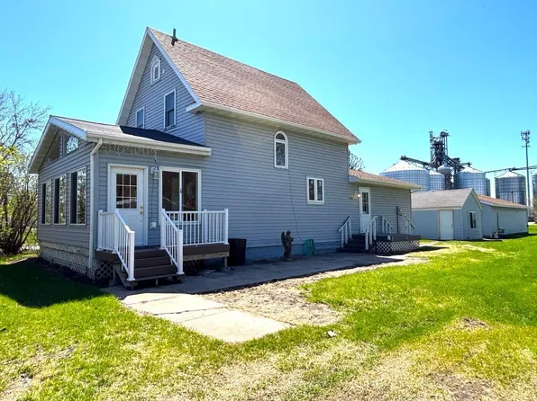 1005 Elizabeth Ave N, Thief River Falls, MN 56701