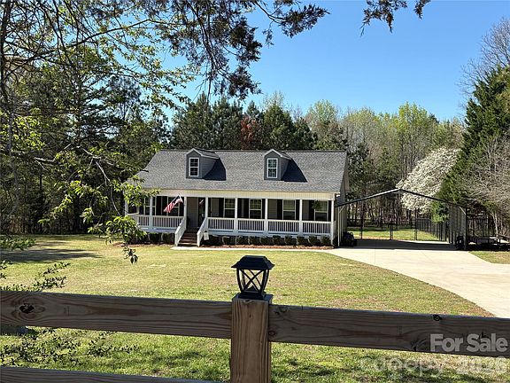 4th image of 534 Pamela Rd