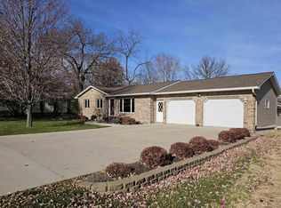 2535 River Rd, Decorah, IA 52101