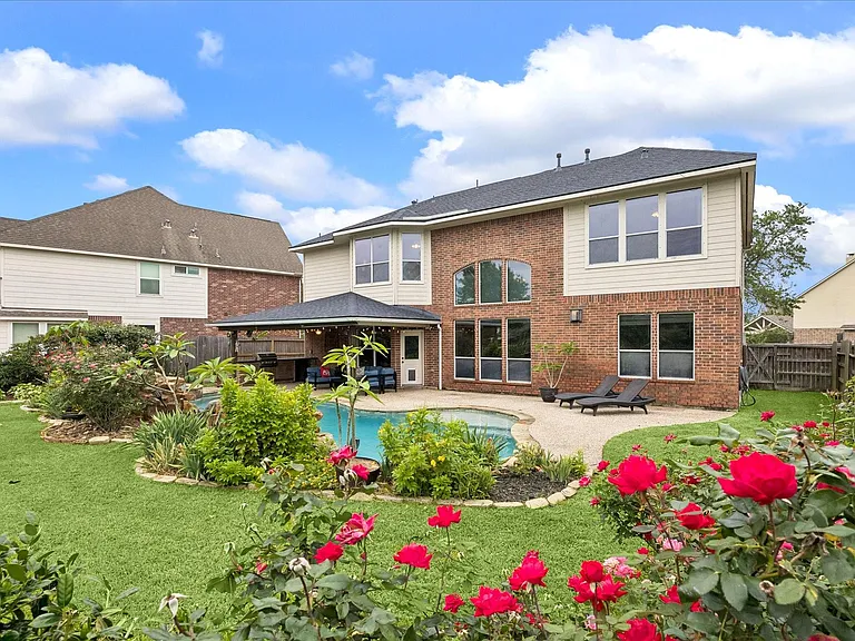1125 Shady Knoll Ln — Photo 32
