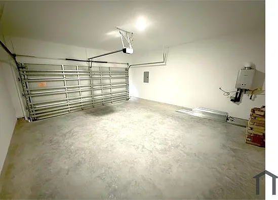 423 Amy St — Photo 25