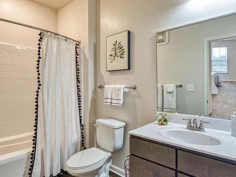 Crossroads Station Apartments — Photo 22