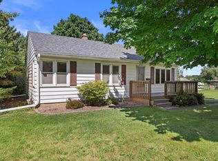 2308 W Oakwood Rd, Oak Creek, WI 53154
