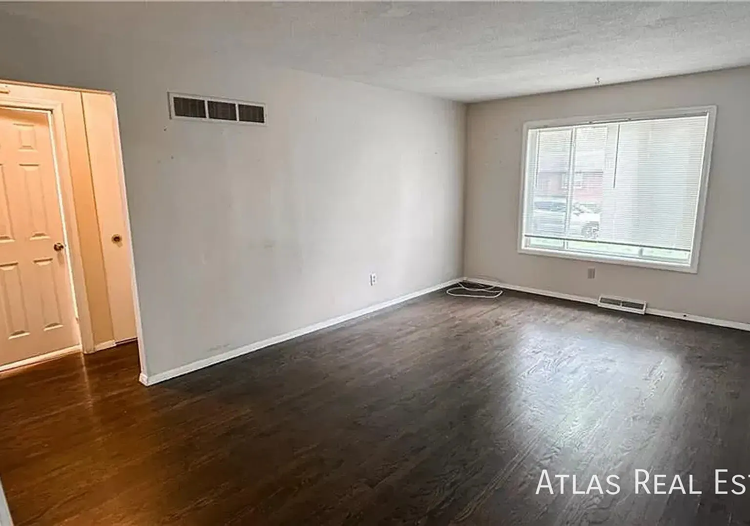 Raytown apartment ready for move in! — Photo 3