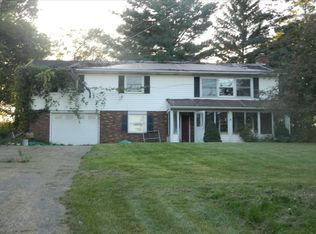 960 Sand Hill Rd, Caledonia, NY 14423