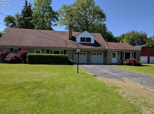 5256 E Schoolhouse Rd, Port Clinton, OH 43452