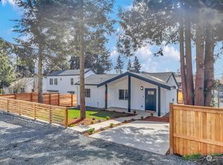 303 NE 115th St #1, Seattle, WA 98125